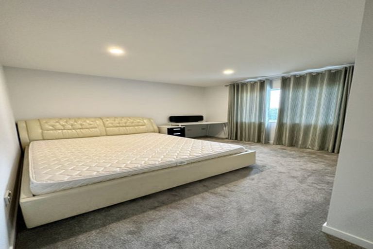 Photo of property in 15 The Mews, Shamrock Park, Auckland, 2016