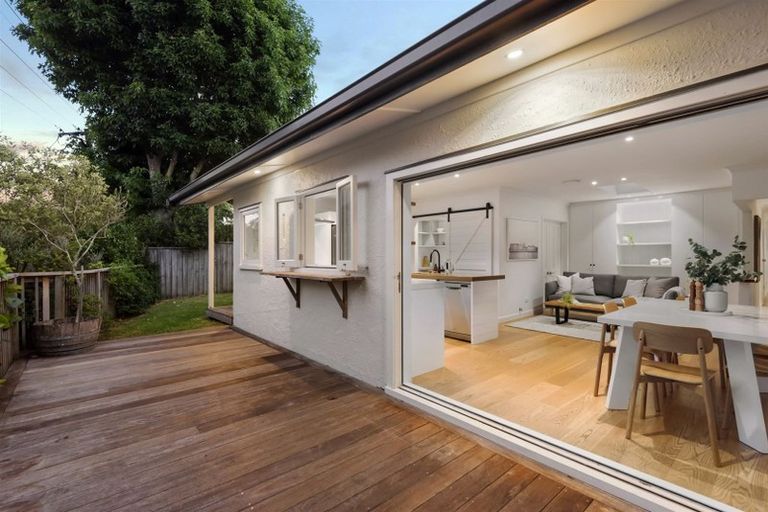 Photo of property in 49 Maritime Terrace, Birkenhead, Auckland, 0626