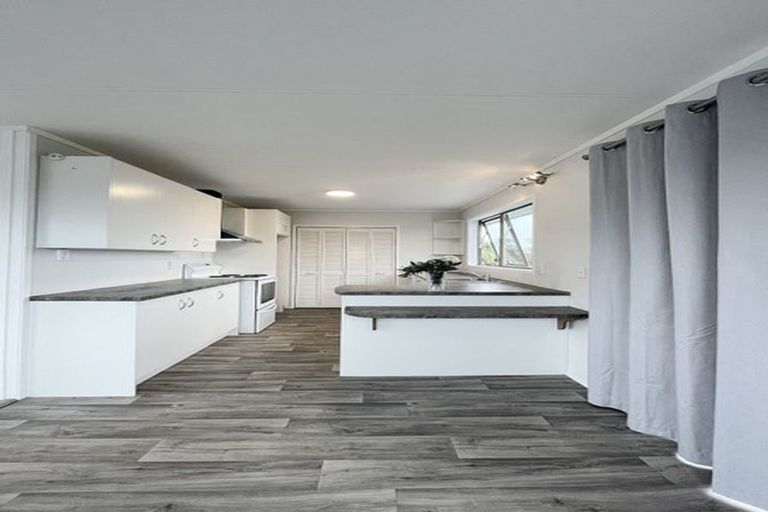 Photo of property in 338 Royal Road, Massey, Auckland, 0614