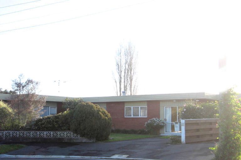 Photo of property in 21 Norma Place, Riverlea, Hamilton, 3216