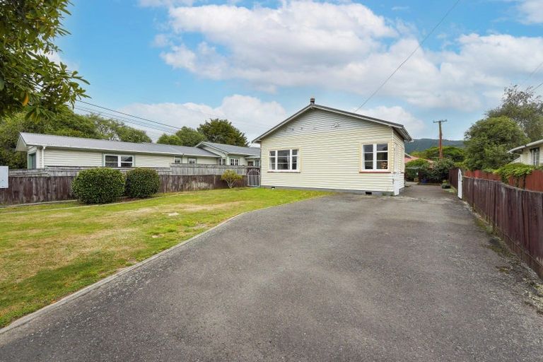 Photo of property in 47 Palmer Crescent, Silverstream, Upper Hutt, 5019