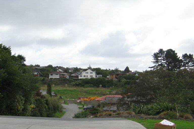 Photo of property in 90 Colwill Road, Massey, Auckland, 0614