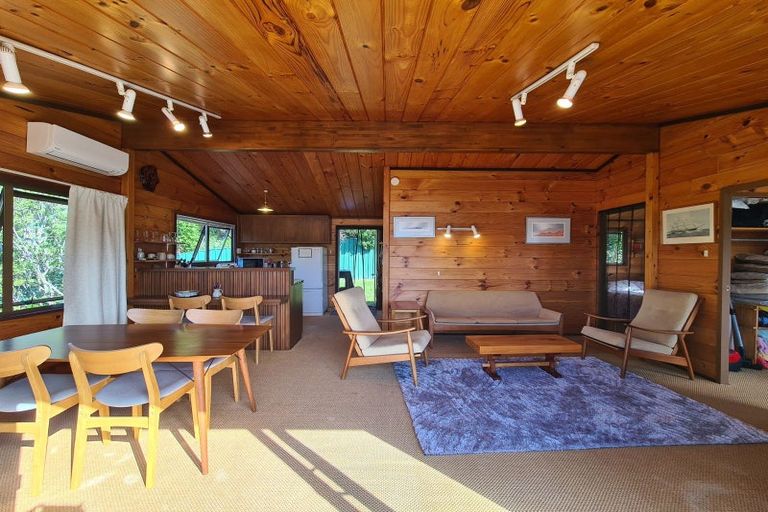 Photo of property in 2475 Wyuna Bay Road, Wyuna Bay, Coromandel, 3581