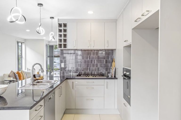 Photo of property in 202 Porchester Road, Takanini, 2112