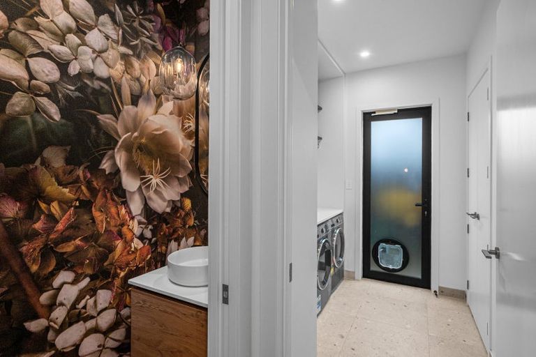 Photo of property in 23 Otakau Road, Milford, Auckland, 0620