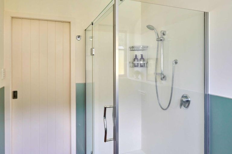 Photo of property in 10 Tui Road, Days Bay, Lower Hutt, 5013