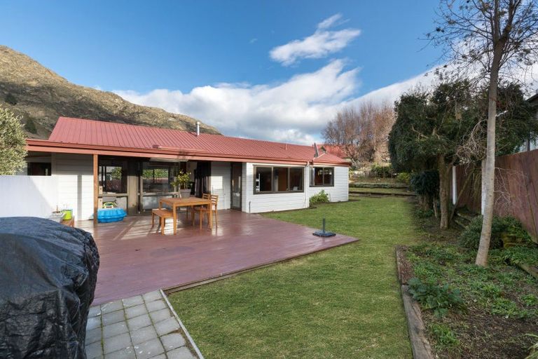 Photo of property in 10 Remarkables Crescent, Frankton, Queenstown, 9300