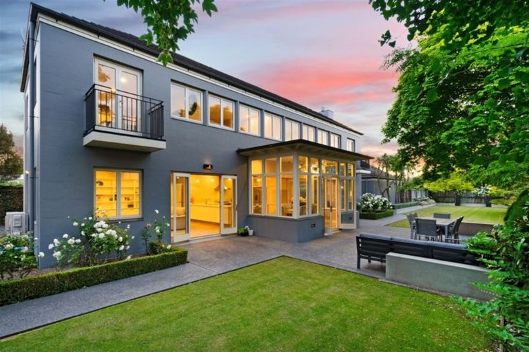 Photo of property in 63 Hinau Street, Fendalton, Christchurch, 8041