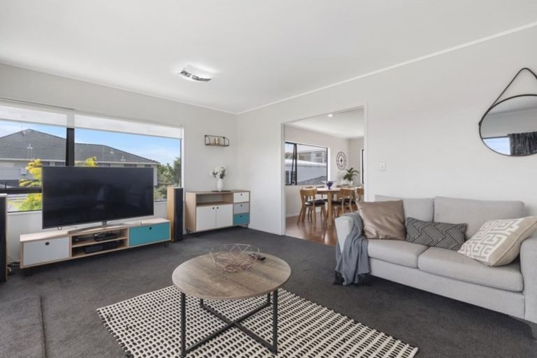 Photo of property in 2/7 Arran Road, Browns Bay, Auckland, 0630