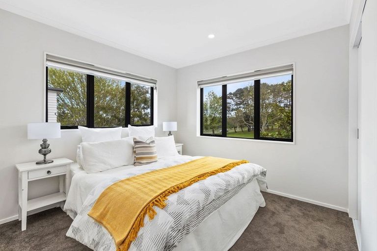 Photo of property in 4225a Great North Road, Glendene, Auckland, 0602