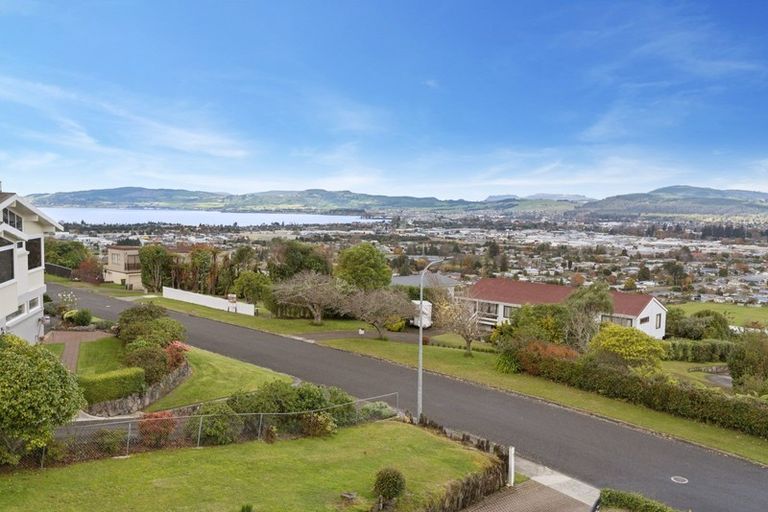 Photo of property in 28 Russell Crescent, Western Heights, Rotorua, 3015