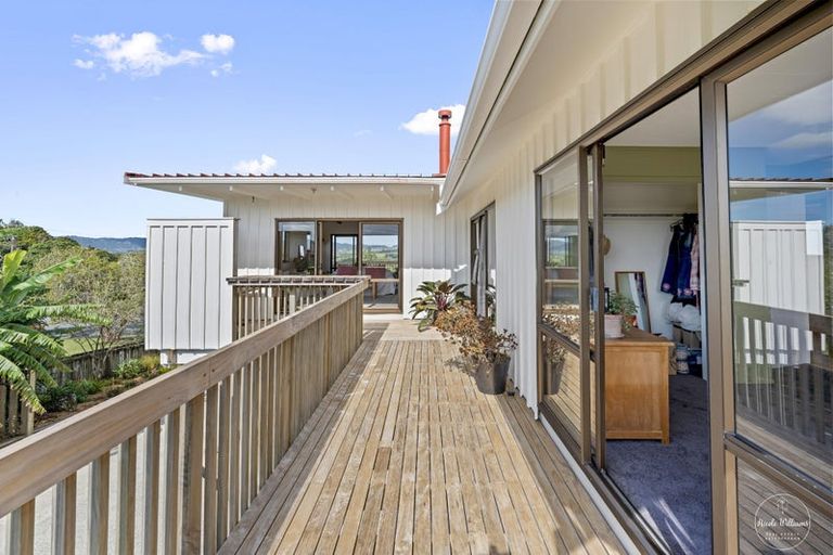 Photo of property in 37 Whaka Street, Maungaturoto, 0520