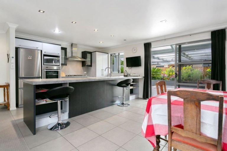 Photo of property in 26 Norfolk Drive, Cambridge, 3434