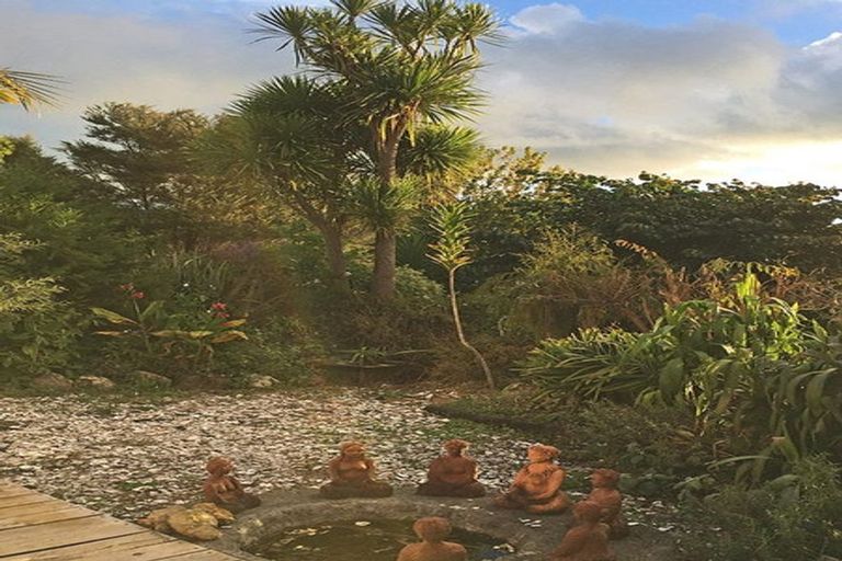 Photo of property in 76 Top Town Place, Coromandel, 3506