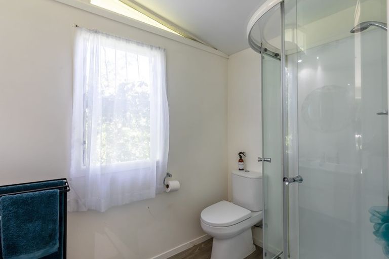 Photo of property in 91 Kauri Point Road, Laingholm, Auckland, 0604