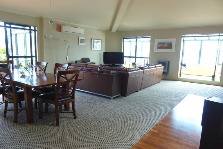 Photo of property in Tennyson Apartments, 3/25 Tennyson Street, Te Aro, Wellington, 6011