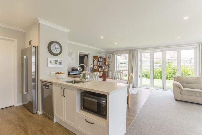 Photo of property in 27 Parata Street, Waikanae, 5036