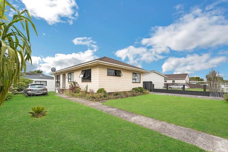 Photo of property in 53 Burundi Avenue, Clendon Park, Auckland, 2103