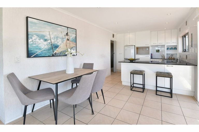 Photo of property in 1017 Whangaparaoa Road, Tindalls Beach, Whangaparaoa, 0930