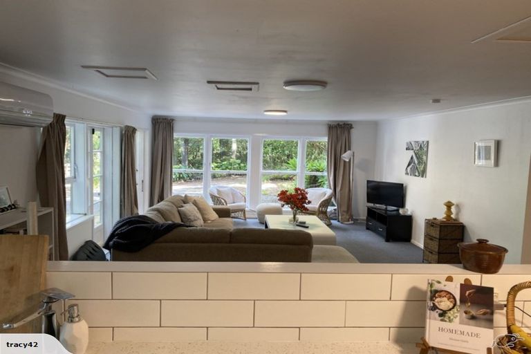 Photo of property in 53a Onedin Place, Titirangi, Auckland, 0604