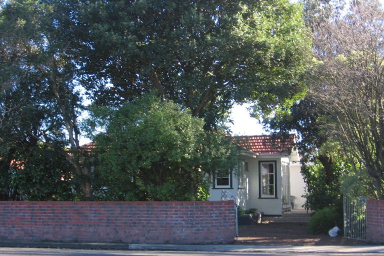 Photo of property in 53 Featherston Street, Takaro, Palmerston North, 4412