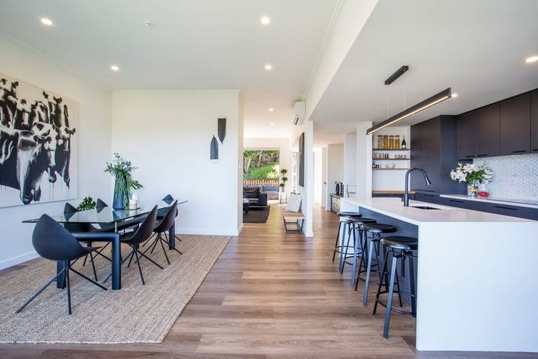 Photo of property in 8b Huka Road, Birkenhead, Auckland, 0626