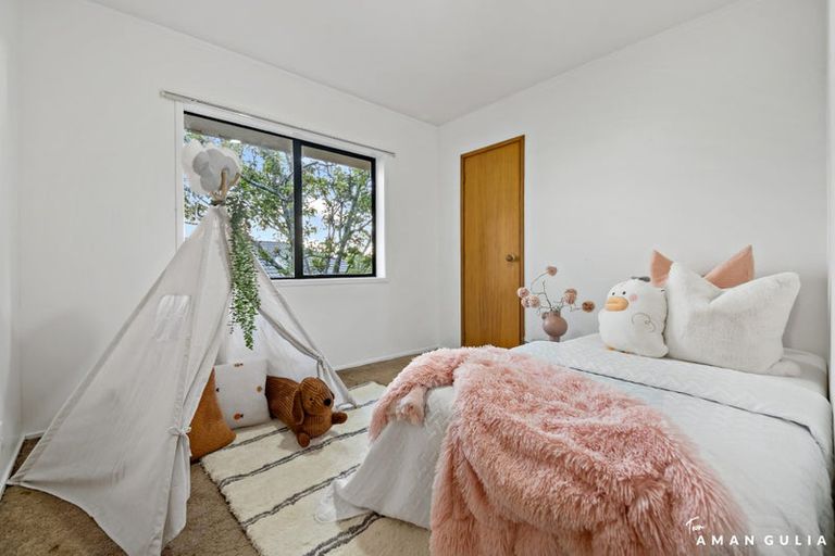 Photo of property in 40 Pigeon Mountain Road, Half Moon Bay, Auckland, 2012