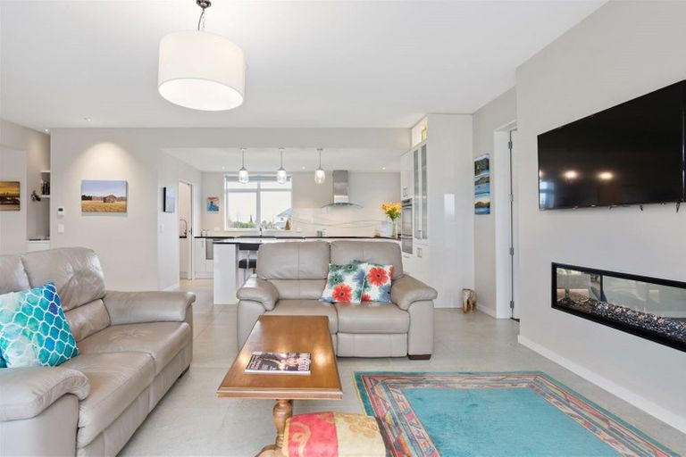 Photo of property in 30 Adian Way, Loburn, Rangiora, 7472