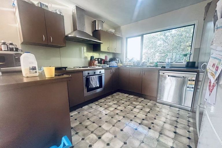 Photo of property in 5 Rimu Street, New Lynn, Auckland, 0600