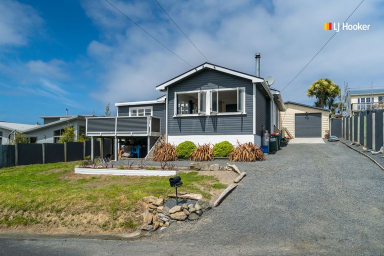 Photo of property in 10 Copeland Street, Brighton, Dunedin, 9035