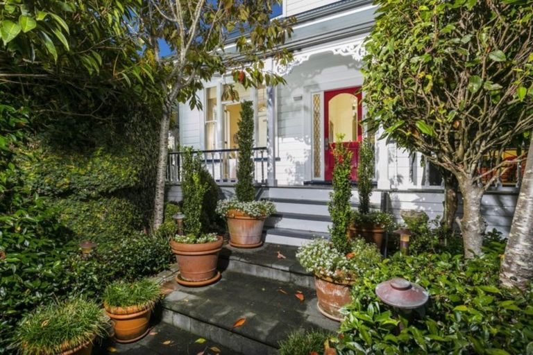 Photo of property in 8 Dodson Avenue, Milford, Auckland, 0620