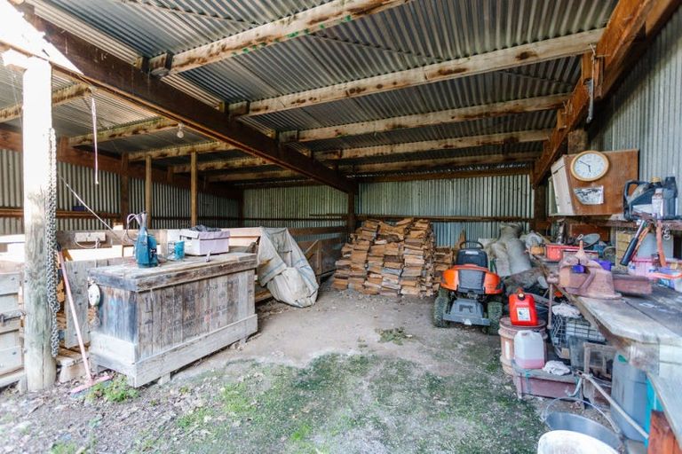 Photo of property in 241 Adelaide Road, Dannevirke, 4930