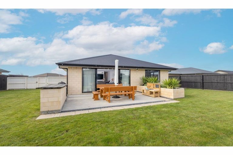 Photo of property in 5 Grasmere Close, Rangiora, 7400