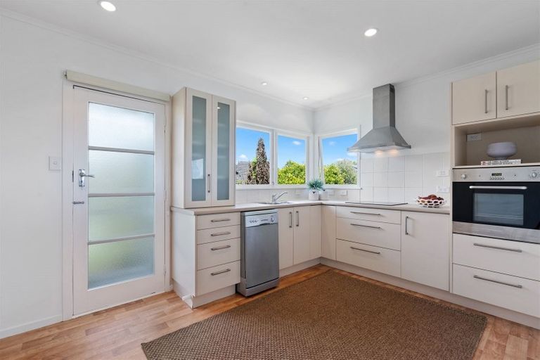 Photo of property in 4/11 Wicklow Road, Narrow Neck, Auckland, 0622