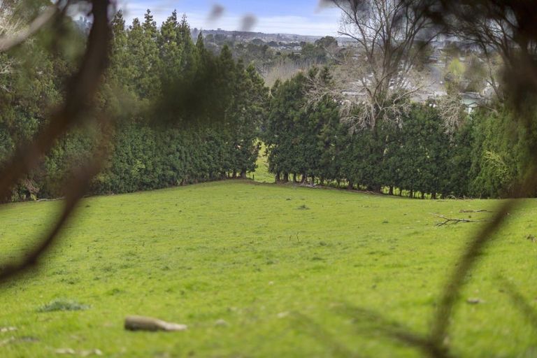 Photo of property in 24 Eagle Street, Welcome Bay, Tauranga, 3112