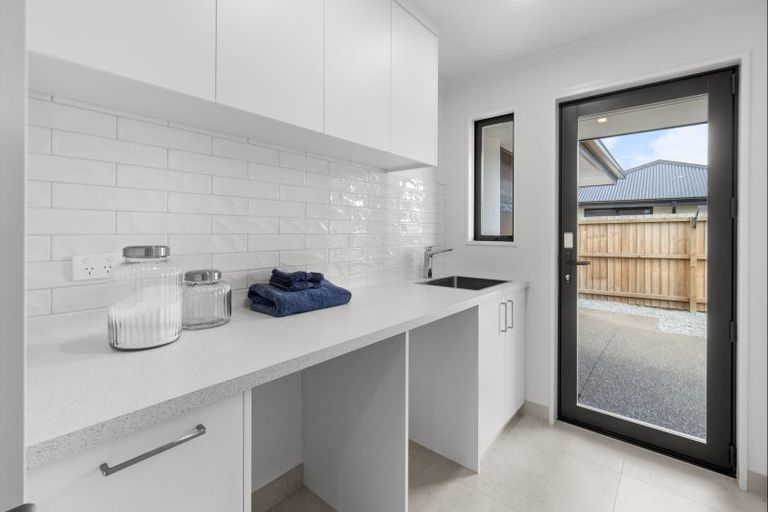 Photo of property in 48 Suffolk Drive, Kirwee, 7571