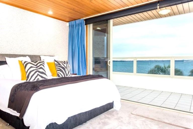 Photo of property in 96 Tindalls Bay Road, Tindalls Beach, Whangaparaoa, 0930