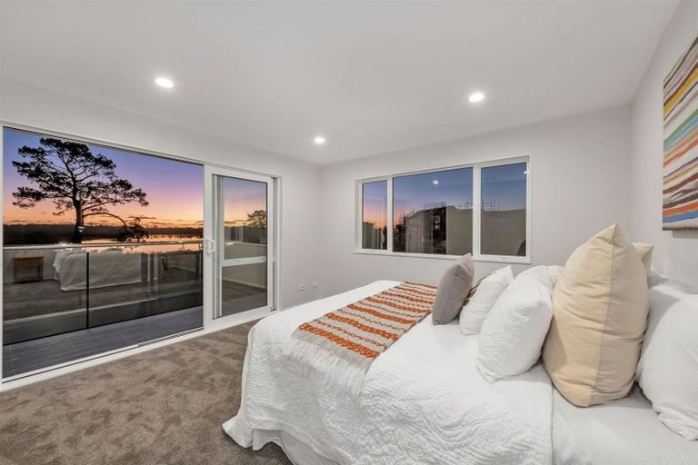 Photo of property in 15 Catalina Avenue, Rosehill, Papakura, 2113