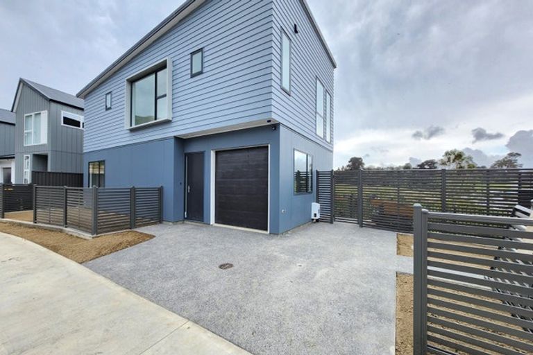 Photo of property in 12 Koreke Close, Kenepuru, Porirua, 5022