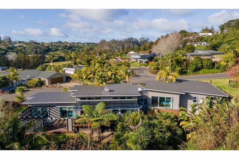 Photo of property in 13 Alderton Drive, Kerikeri, 0230
