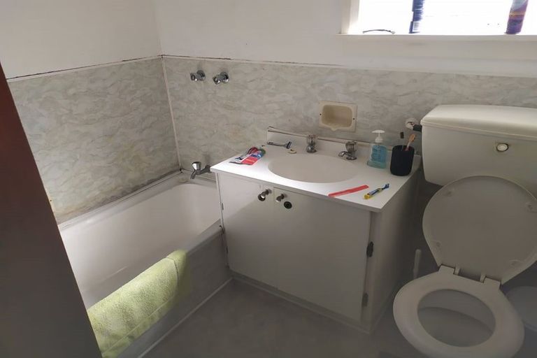 Photo of property in 266 Mangorei Road, Merrilands, New Plymouth, 4312