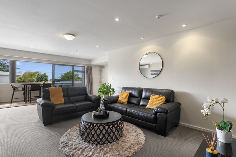 Photo of property in 2/1086 Papamoa Beach Road, Papamoa Beach, Papamoa, 3118