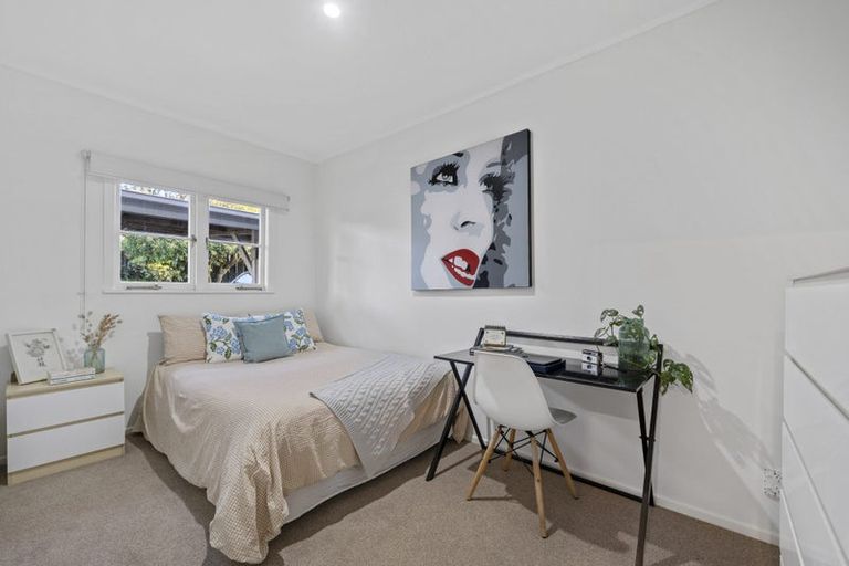 Photo of property in 1/57 Sunnyside Road, Sunnyvale, Auckland, 0612
