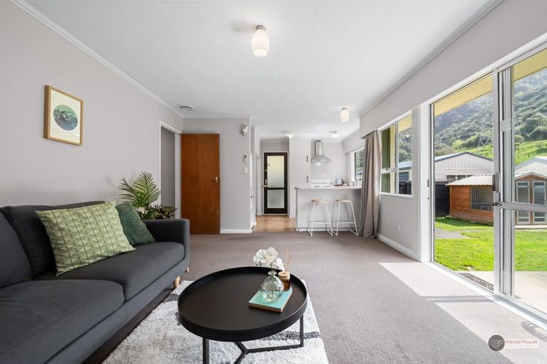 Photo of property in 1/27 Larchmont Grove, Totara Park, Upper Hutt, 5018
