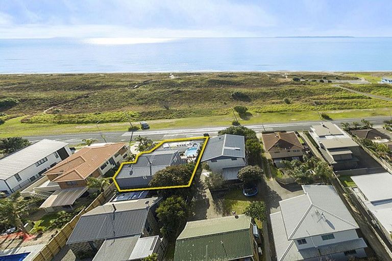 Photo of property in 996 Papamoa Beach Road, Papamoa Beach, Papamoa, 3118