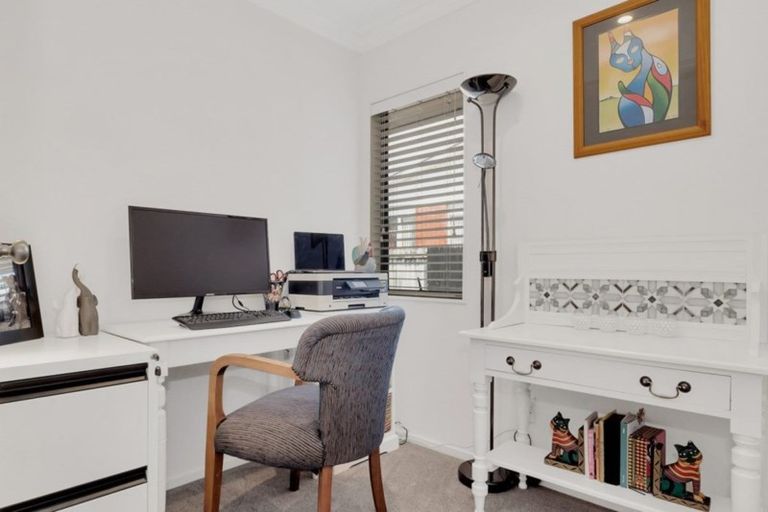 Photo of property in 1/24 Fourth Avenue, Tauranga, 3110