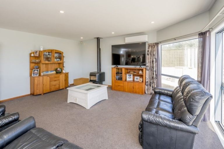 Photo of property in 14 Marine Parade South, Foxton Beach, Foxton, 4815