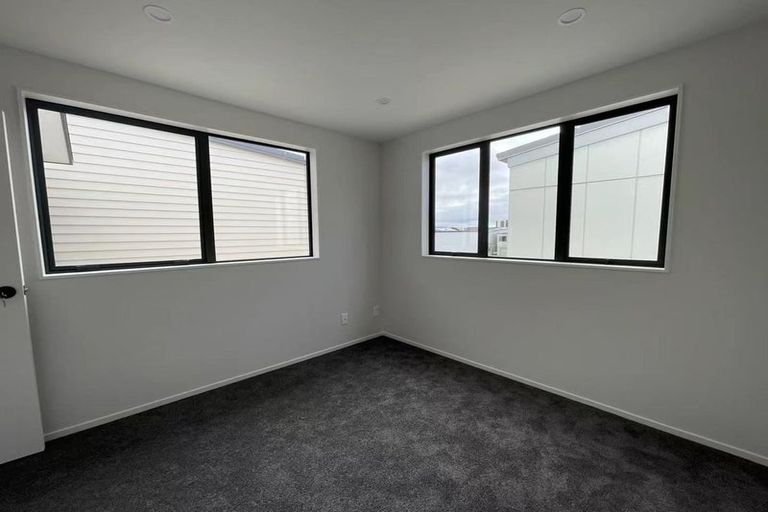 Photo of property in 29 Noeleen Street, Glenfield, Auckland, 0629