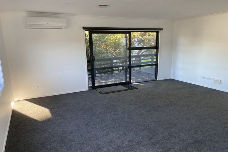 Photo of property in 11 Tahurangi Place, Spotswood, New Plymouth, 4310