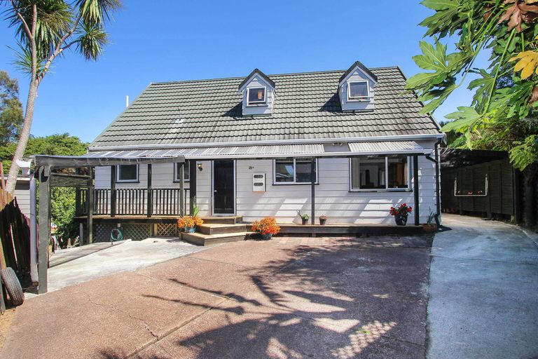 Photo of property in 1/18 Teviot Place, Totara Vale, Auckland, 0629